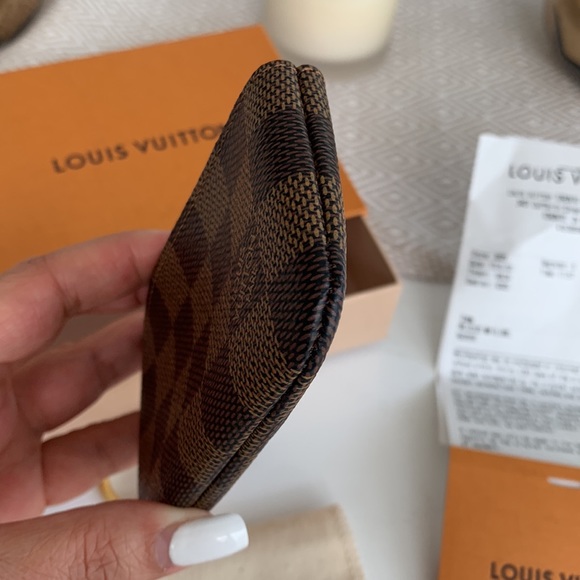 Authentic Louis Vuitton key pouch - Picture 4 of 7